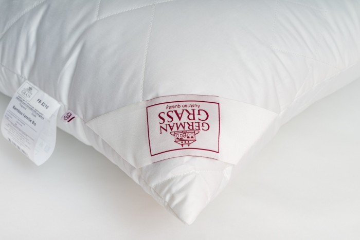 Подушка стеганая на молнии German Grass BAMBOO FAMILIE BIO 50 х 68 см. регулируемая