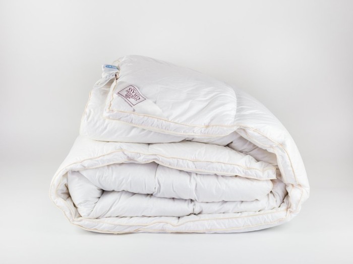 Одеяло QUEEN DOWN GRASS всесезонное 200х220