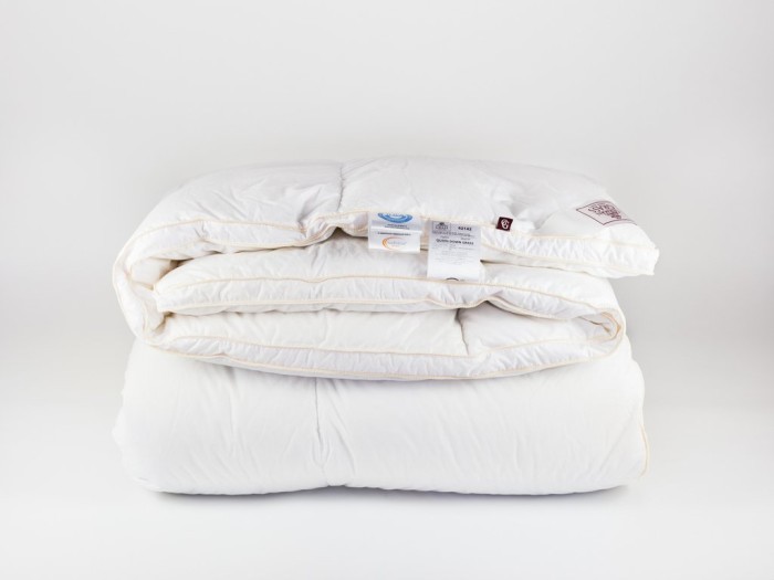 Одеяло QUEEN DOWN GRASS всесезонное 240х260