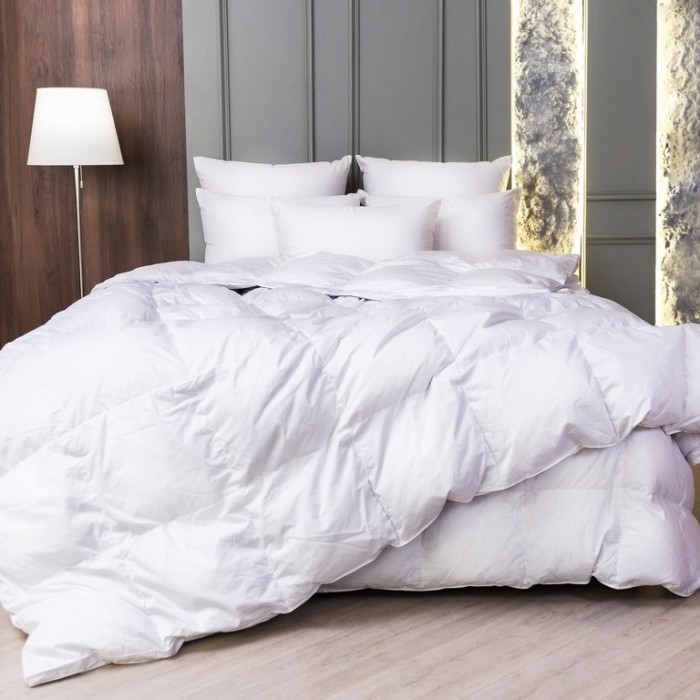 Одеяло White Familie Down, 200х200 всесезонное, с бортиком