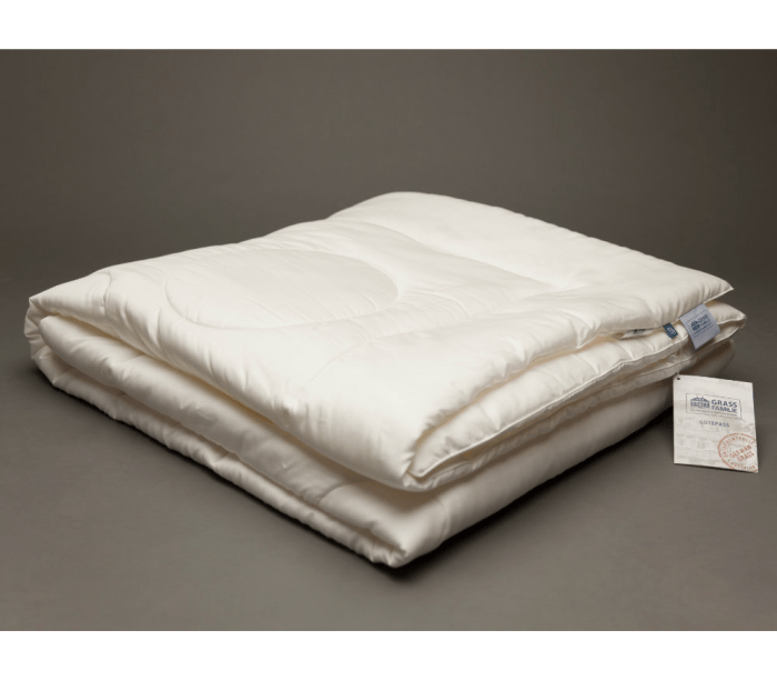 Одеяло стеганное с кантом German Grass TENCEL FAMILIE BIO 200 х 200 см. легкое