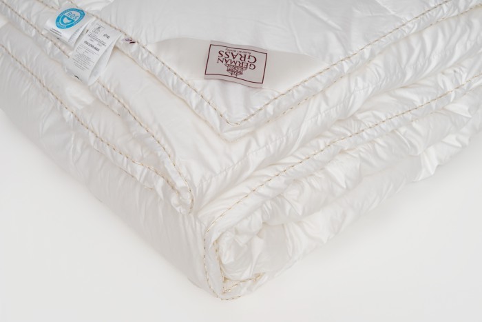 Одеяло KING DOWN GRASS всесезонное с бортиком 200х220