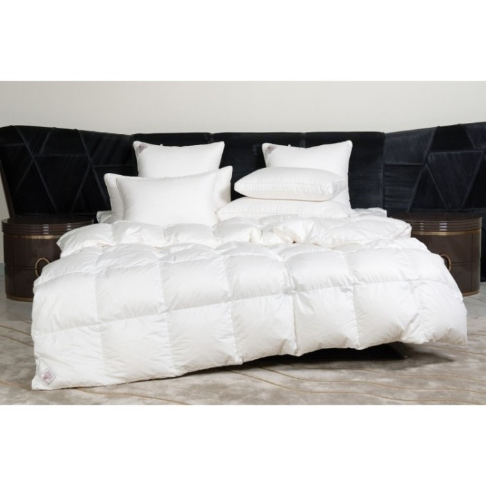 Одеяло KING DOWN GRASS всесезонное с бортиком 200х200