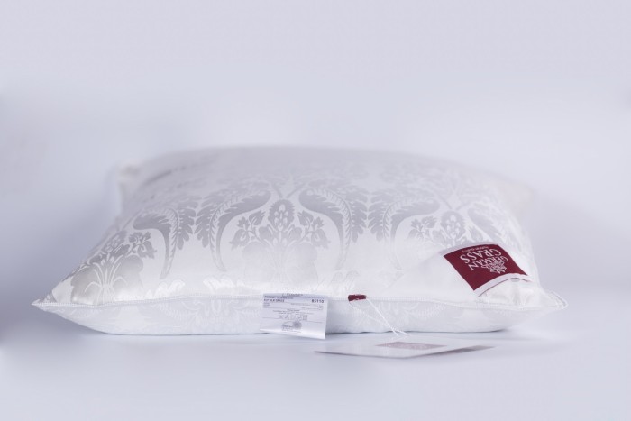 Подушка шелк Fly Silk Grass (70 x 70) Средняя