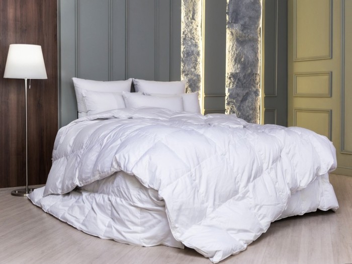 Одеяло WHITE FAMILIE DOWN всесезонное с бортиком 155х200