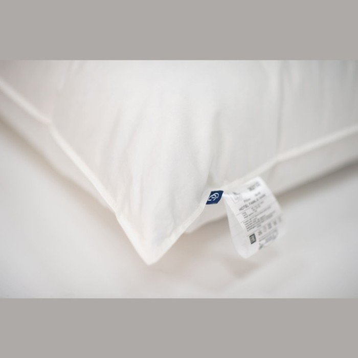 Подушка 5 STARS FAMILIE DOWN средняя 50х68