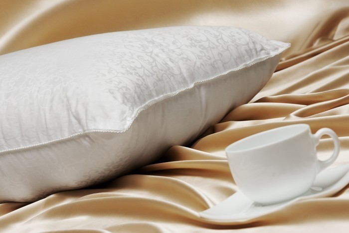 Шелковая подушка "Comfort Premium" M-средняя/упругая 50х70