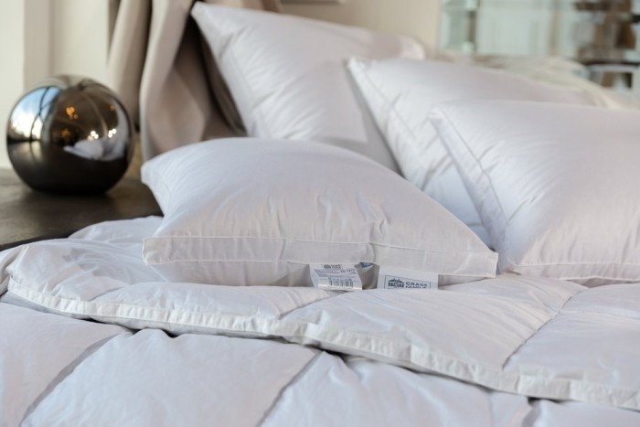 Подушка White Familie Down, 50х68 средняя с бортиком