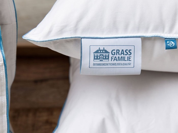 Подушка German Grass Gray Familie Down средняя 50 х 68