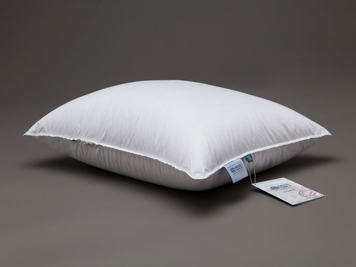 Подушка White Familie Down 68х68 средняя