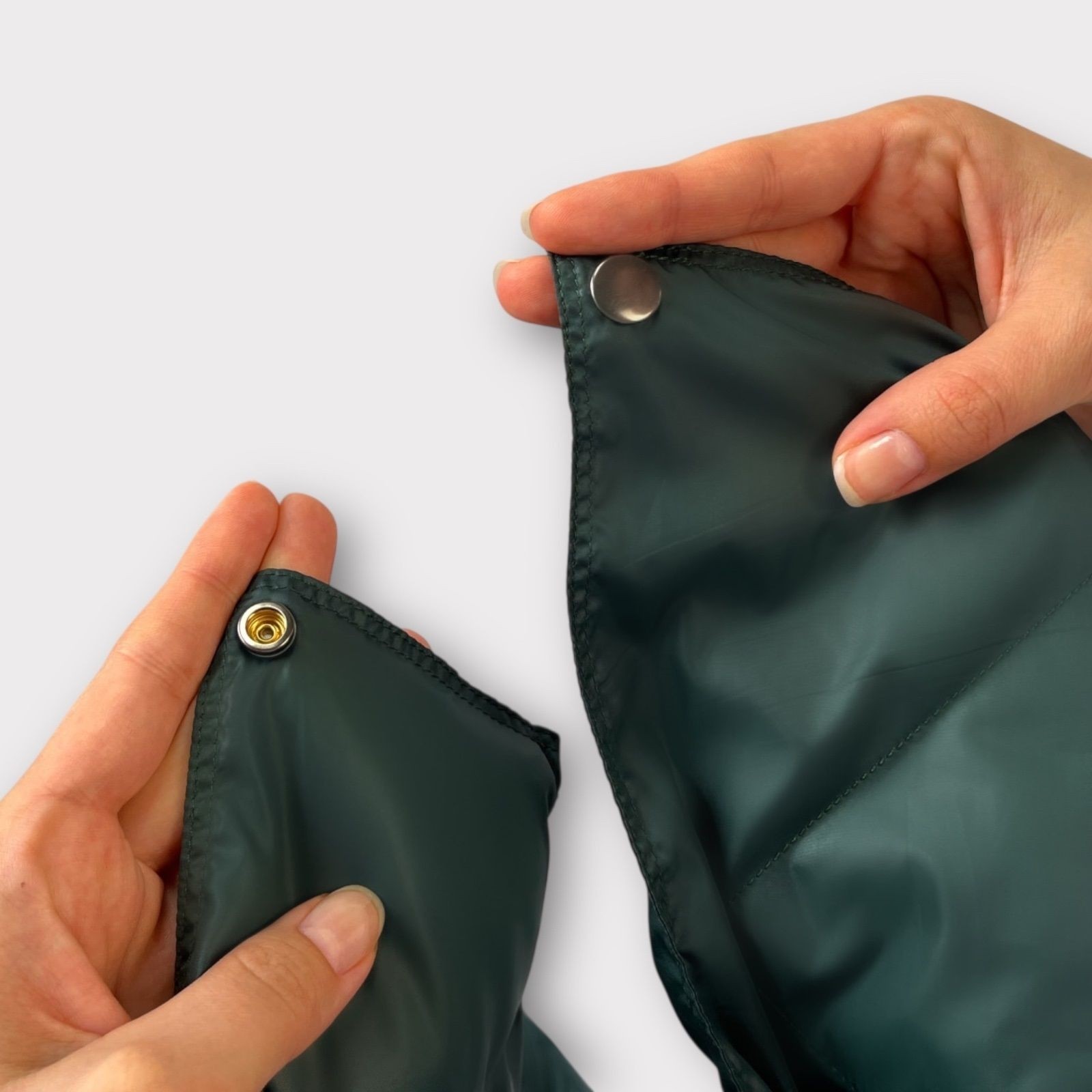 Дорожный плед-пончо пуховый Travel Cape Plaid Grass DARK GREEN 130х170