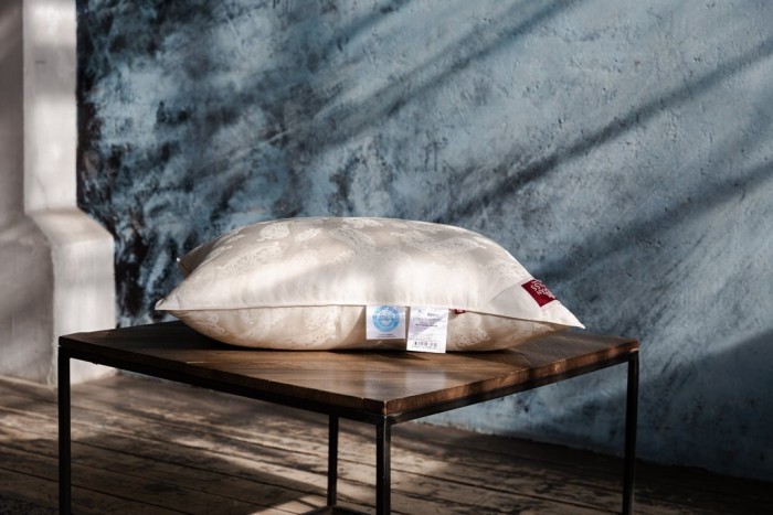 Подушка SILK DOWN GRASS средняя 50х68