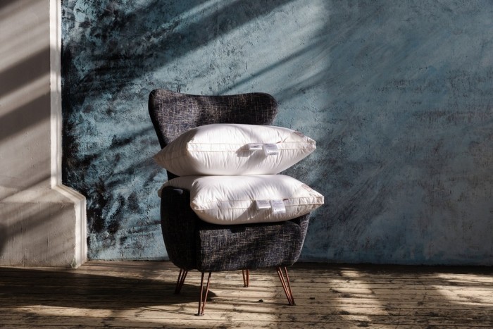 Подушка QUEEN DOWN GRASS средняя c бортиком 60х80